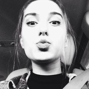 Meet your Posher, Natalie