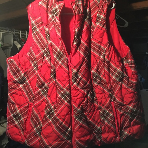 Red / red plaid vest