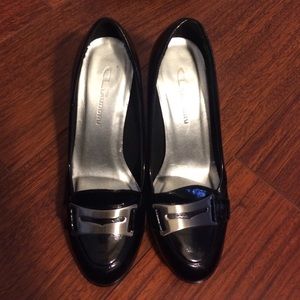 Black patent shoes