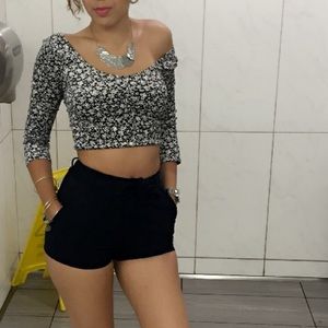 Long sleeve crop top & shorts