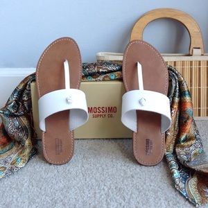 White knot flip flop