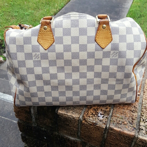 ❌SOLD❌Authentic speedy LV extra pictures