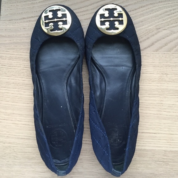 Classic Tory Burch quilted flats