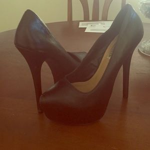 Steve Madden Leather Pumps