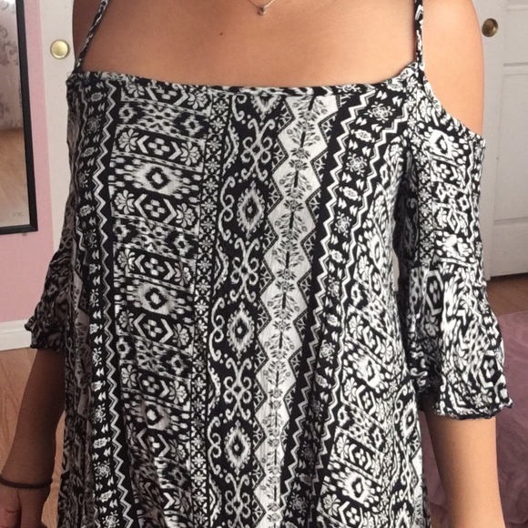 🔴🔴SOLD 🔴🔴 Printed boho mini dress, flowy - Picture 4 of 4