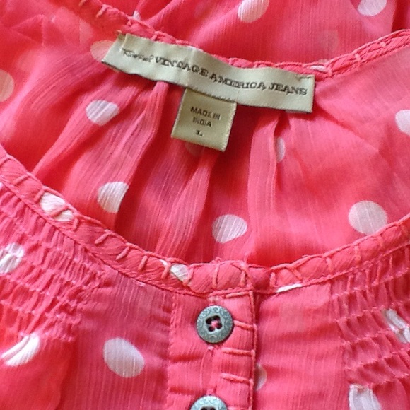 🌺 SALE - Beautiful Sheer Top - Picture 2 of 3