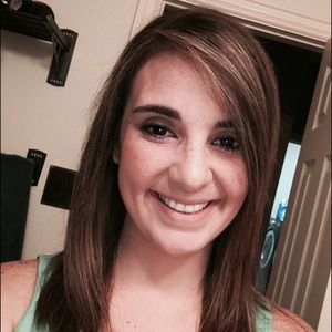 Meet your Posher, Leanna