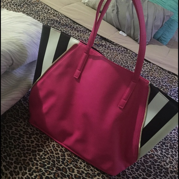 Tote 👜 - Picture 2 of 3