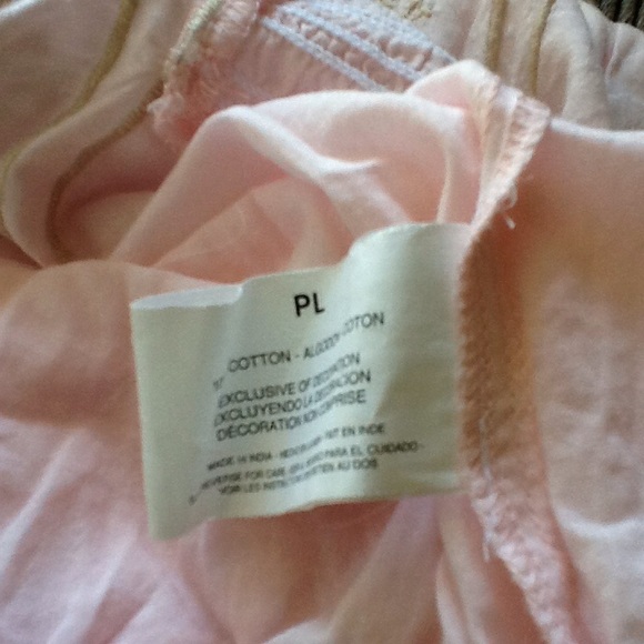 🎀 SALE - Cute Boho Top 🎀 - Picture 4 of 4