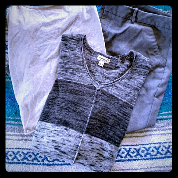 Gray/Whit/Black woven top