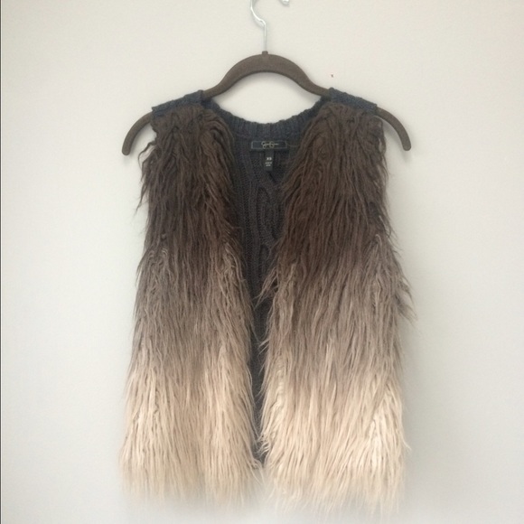 Faux fur sweater-vest! - Picture 2 of 3