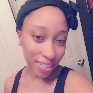 Meet your Posher, Malika