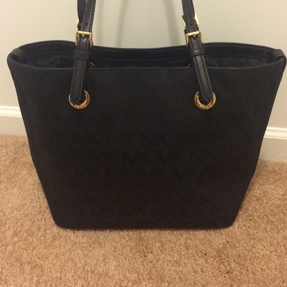 🚫SOLD🚫 Black Michael Kors purse - Picture 3 of 4