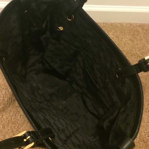 🚫SOLD🚫 Black Michael Kors purse - Picture 4 of 4