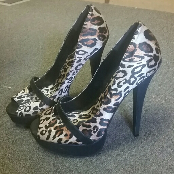 Socialite by shoedazzle