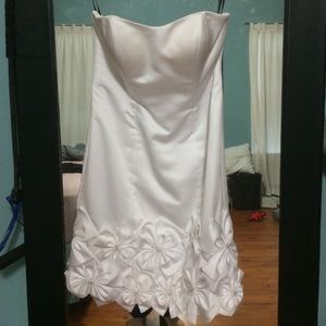 Stunning White cocktail dress