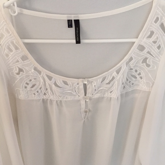 📍SOLD📍Sheer blouse - Picture 2 of 3