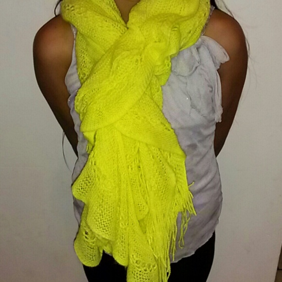 Scarf - Picture 1 of 3