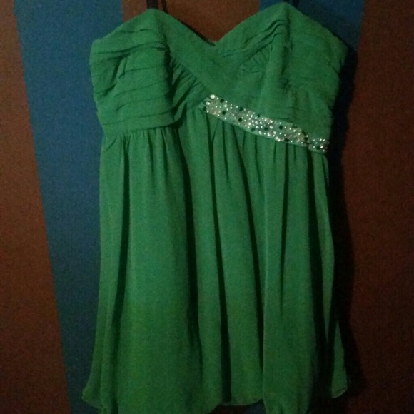 Green homecoming dress - Picture 1 of 3
