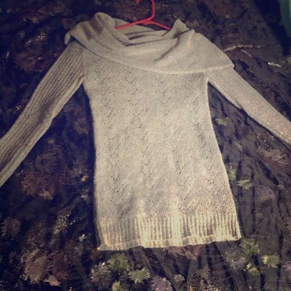 Grey Jessica Simpson sweater