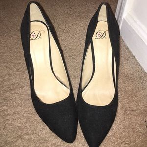 Pointed Black shoes