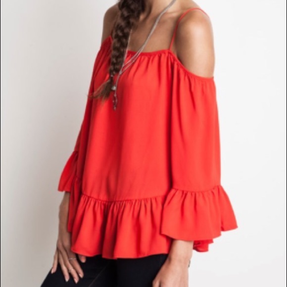 Umgee USA off the shoulder top in scarlet