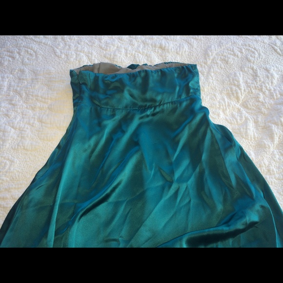 Dress - Picture 4 of 4