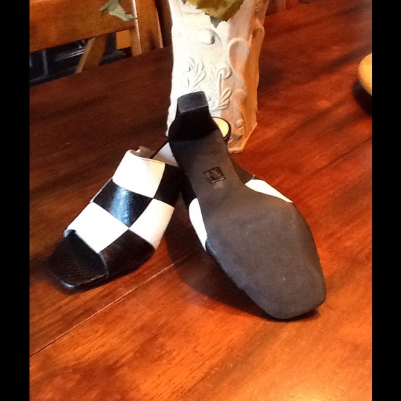 GORGEOUS!!! - Picture 2 of 3