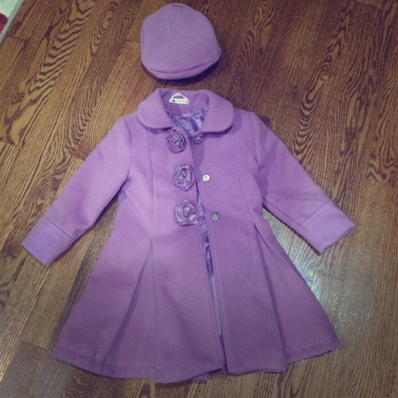 Cute girl coat with hat.
