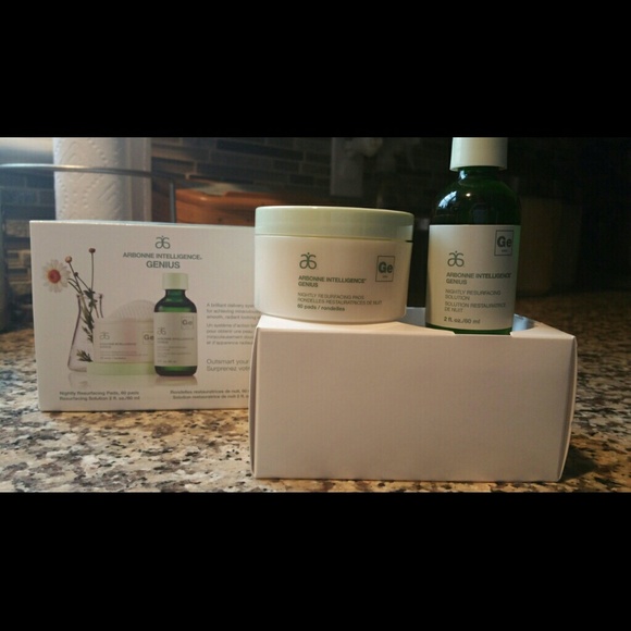 Arbonne Intelligence Genius Set