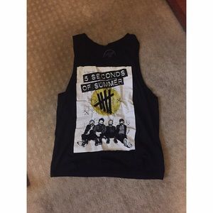Hot topic 5 Seconds of Summer tank