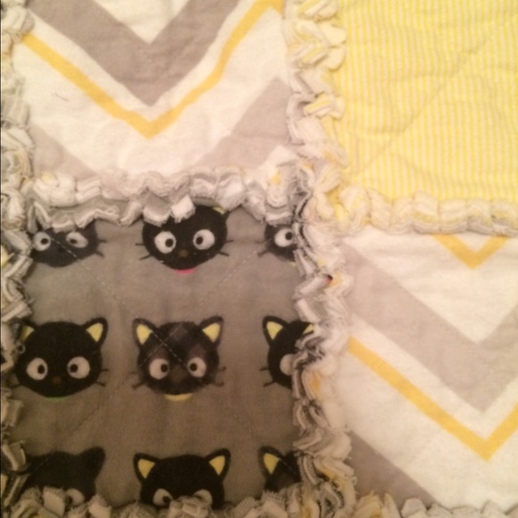 Handmade baby/toddler rag quilt and pillow set - Picture 3 of 4