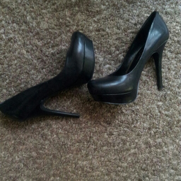 Heels - Picture 1 of 4