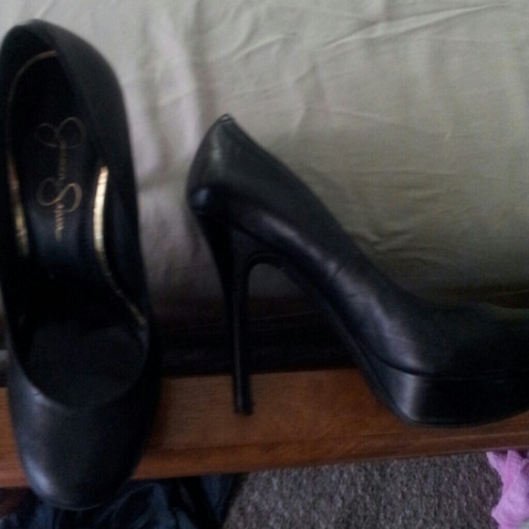 Heels - Picture 2 of 4