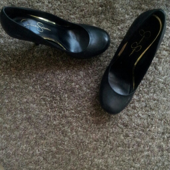 Heels - Picture 3 of 4