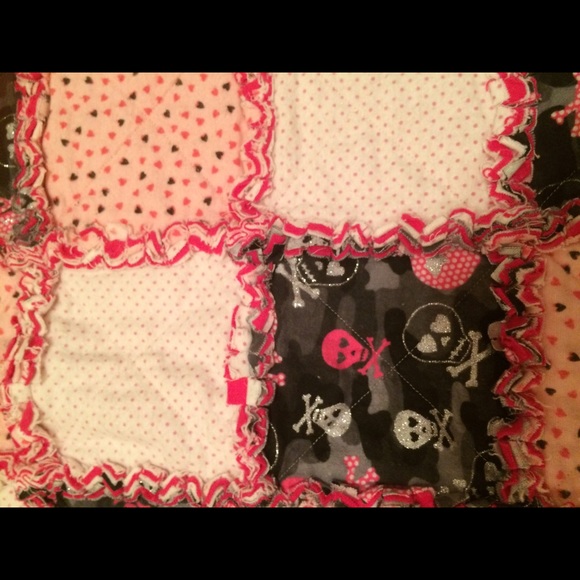 Handmade baby/toddler rag quilt and pillow set - Picture 3 of 4