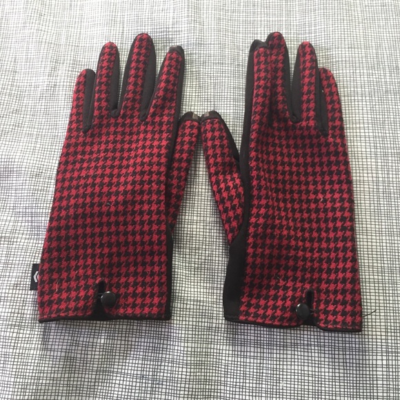 Red houndstooth tech touch gloves