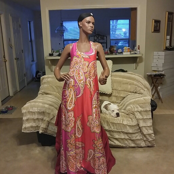 This dress has never been worn, its a Boutique