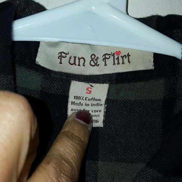 100% cotton army green and black button down - Picture 2 of 4