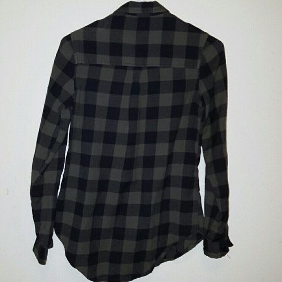 100% cotton army green and black button down - Picture 4 of 4