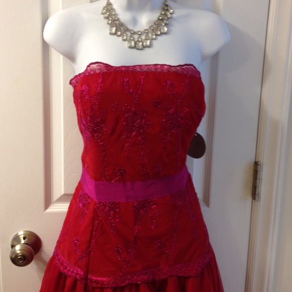 Special occasion dress - Picture 2 of 4