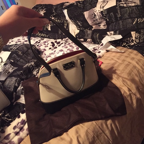 Black & white Kate spade purse - Picture 2 of 4