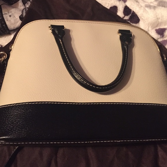 Black & white Kate spade purse - Picture 4 of 4