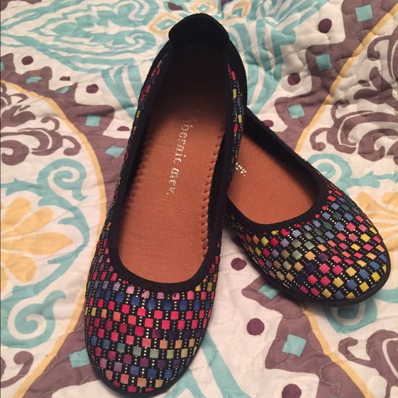 Bernie Mev multi color flats