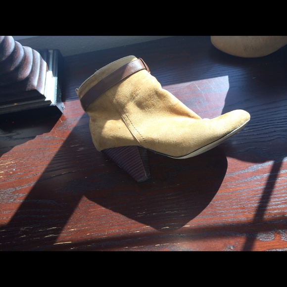 Boots - Picture 2 of 4