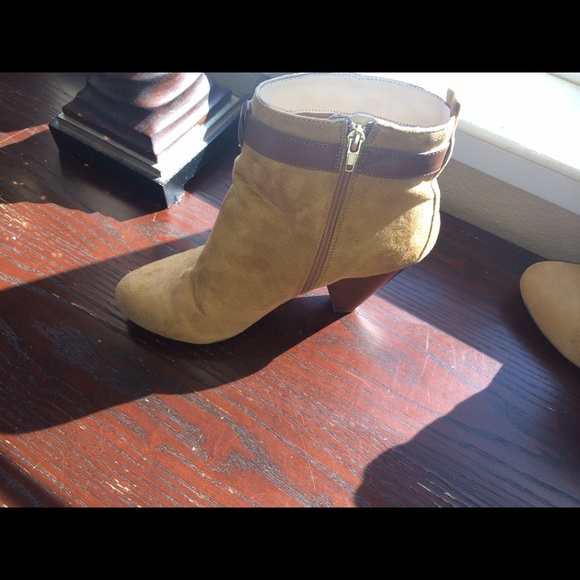 Boots - Picture 3 of 4