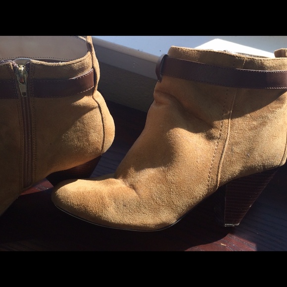 Boots - Picture 4 of 4