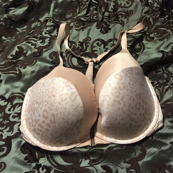 34ddd Victoria Secret bra, racerback push up