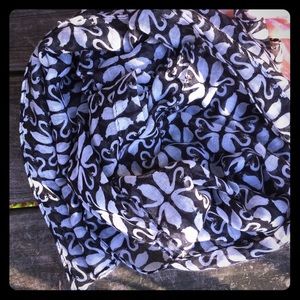 Black and white swan scarf