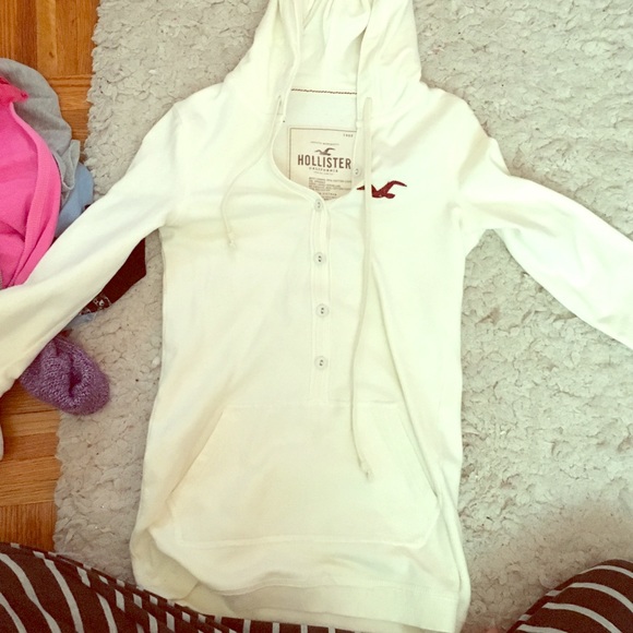 Hooded cream sweater/sweatshirt